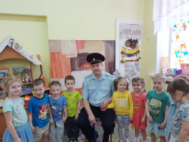 Встреча с прапорщиком полиции Белозерцевым Василием Николаевичем. Встреча с прапорщиком полиции Белозерцевым Василием Николаевичем.